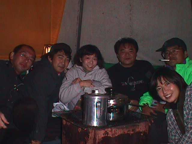 �e���g�̒���